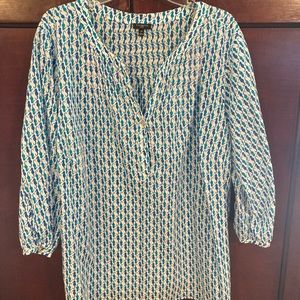 Seahorse print white, blue, teal. Size 2X excellent condition gently used.